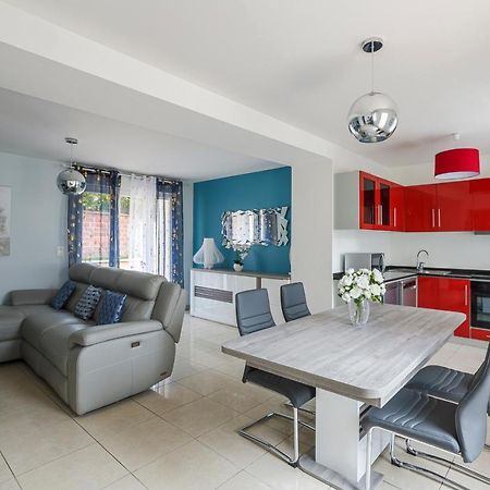 Logement 004 A 300M De La Gare Mantes La Jolie מראה חיצוני תמונה